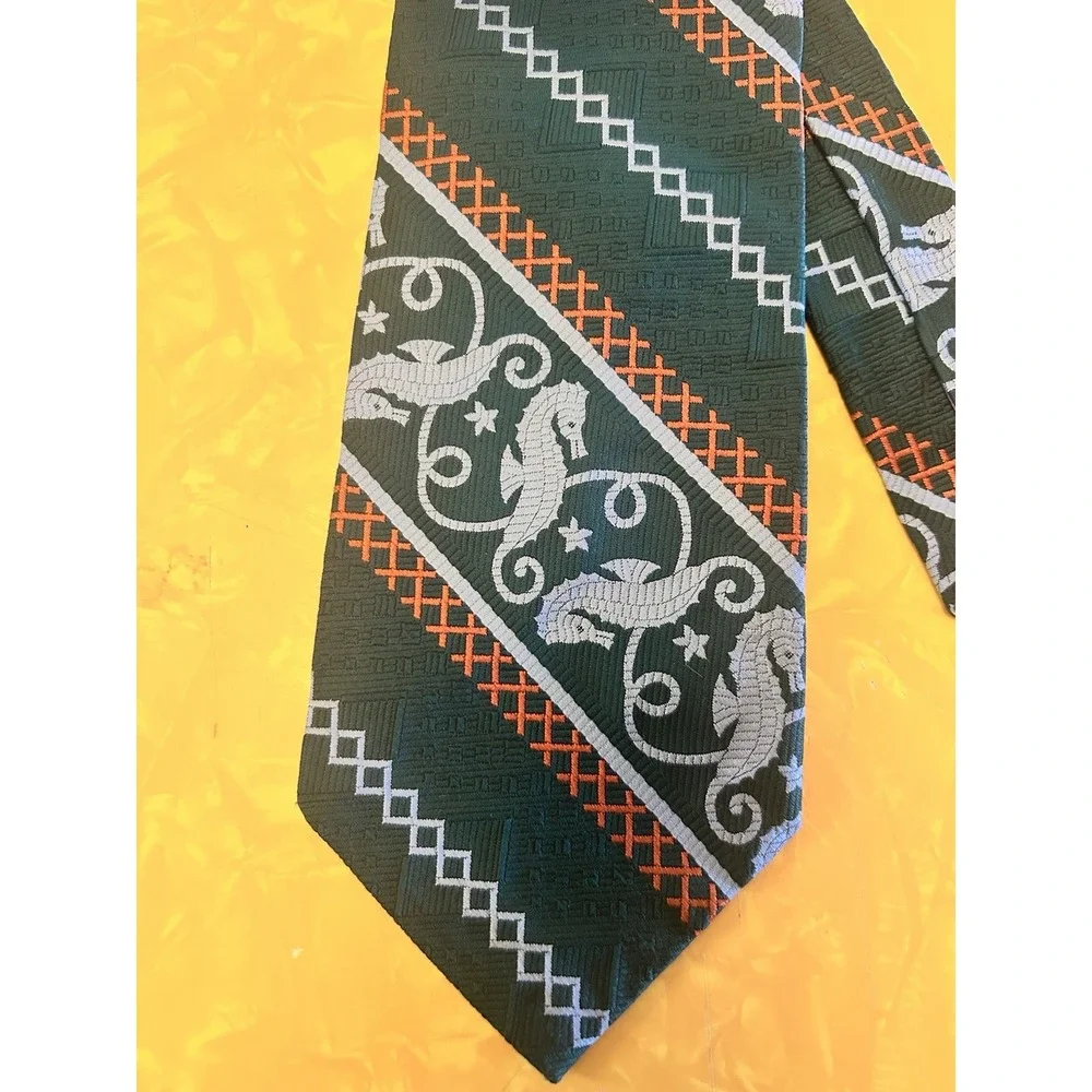 VTG 70s 80s Green Seahorses Neck Tie Novelty Ocean Nature